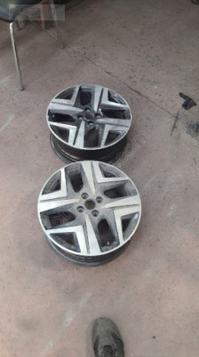 HYUNDAİ  BAYON 2 ADET  CELİK JANT SEFALILAR OTO CIKMA