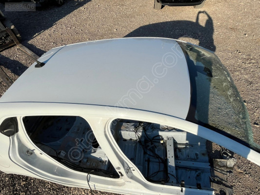 RENAULT CLİO 5 TAVAN HATASIZ BOYASIZ MONTECAR 2