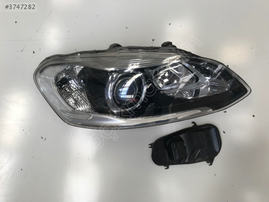 VOLVO XC60 SAĞ FAR  VE TÜM ÇIKMA ORJİNAL PARÇALAR