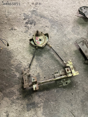 Fiat Uno sol arka cam kirkosu