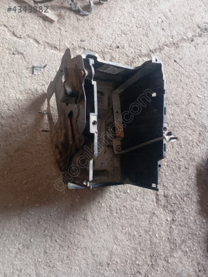 Ford Fiesta akü koruyucu plastiği 8V21-10723