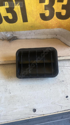 W203 Mercedes C Serisi Çamurluk Havalandırma Izgarası 20383001