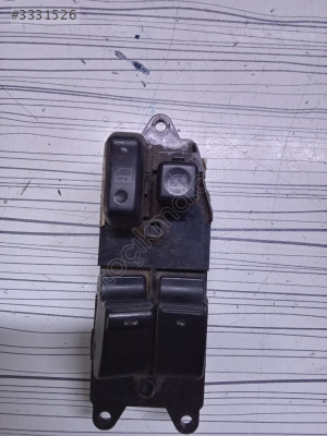 TOYOTA Corolla Cam Düğmesi