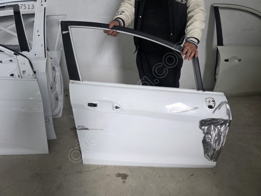 2010/2017 FORD FİESTA BEYAZ SAĞ ÖN KAPI ORJINAL