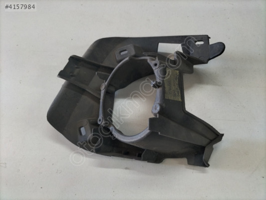 03055 RENAULT TRAFİC 3 SOL SİS YUVASI