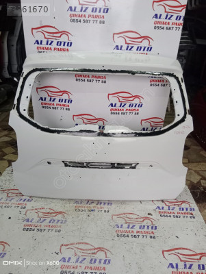 Dacia Duster bagaj kapağı