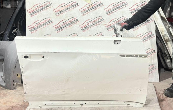 VW ARTEON BEYAZ SAĞ ÖN KAPI ORJINAL