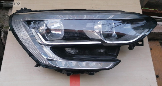 Renault Megane 4- 4/5 Sarı Soketli sağ Ön Far - Orjinal Oto Çıkma