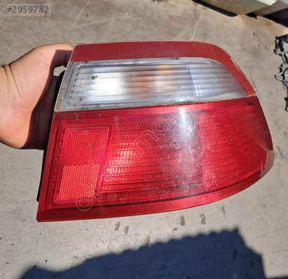 Mazda 626 Sedan Sağ Stop Lambası