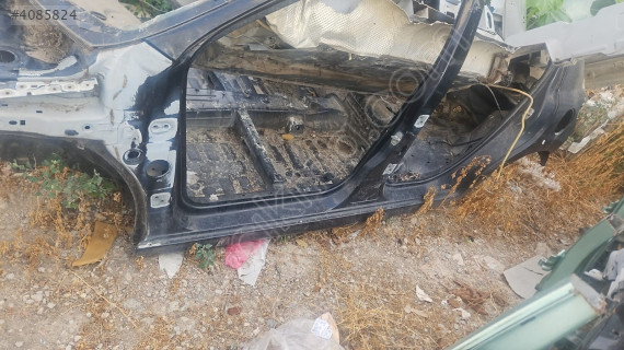 Peugeot 207 sol Marşpiyel arka çamurluk