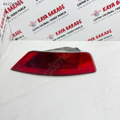 FORD KUGA SAĞ TAMPON REFLEKTÖRÜ