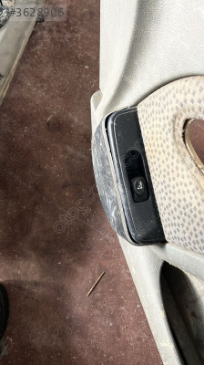 Renault Clio 2 sağ ön cam düğmesi