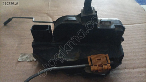 Astra J sağ arka kapı kilidi