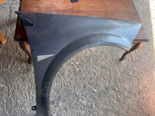 RENAULT MEGAN 2 ÇIKMA ORJİNAL HATASIZ SAĞ ÖN ÇAMURLUK