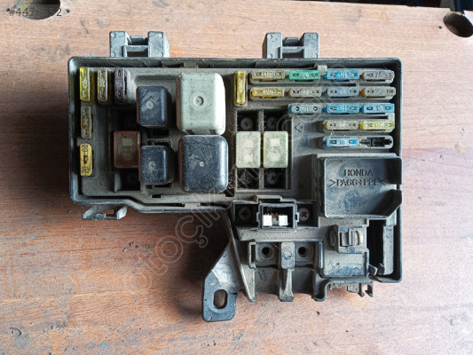 Honda accord sigorta kutusu