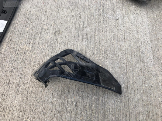 MERCEDES A SERİ W177 ÖN TAMPON SOL BRAKET 1778851700