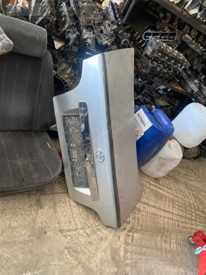 Toyota avensis arka bagaj kapağı çıkma