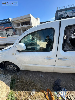 Kango 3 sol ön kapı 2009-2019