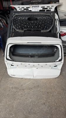 Hyundai i20 bagaj kapağı