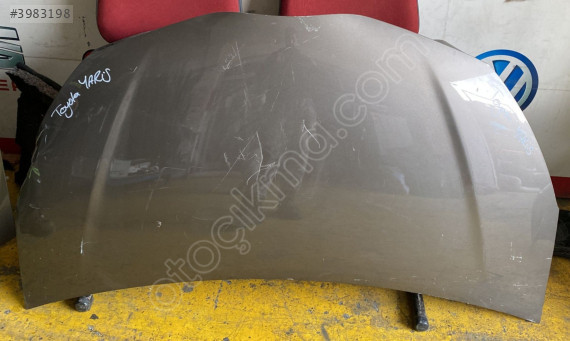 Toyota  yaris  ön kaput