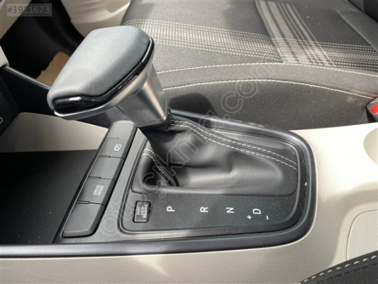 2024 Hyundai İ20 Vites Topuzu Ve Çerçevesi