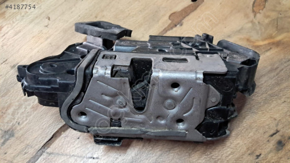 Skoda Octavia Sol Ön Kapı Kilit 5TB837015E