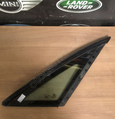 4H4845300 AUDİ A8 SAĞ ÖN KELEBEK CAMI