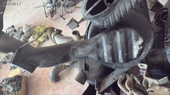 MİTSUBİSHİ FE 659 HAVA FİLTRE ŞAPKASI