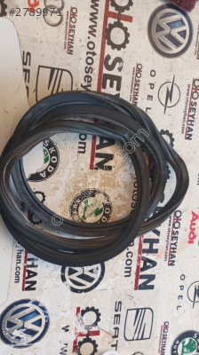 8K5833721 Audi A4 2014 sağ arka kapı çerceve fitili