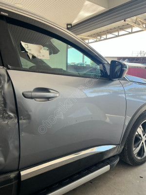 PEUGEOT 3008 SAĞ ÖN KAPI ORJİNAL ÇIKMA (DOLU) - 9812306280