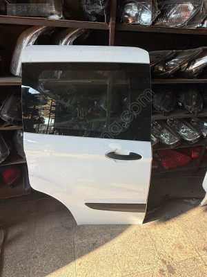 Ford Courier sağ arka sürgülü kapı beyaz dolu hatasız