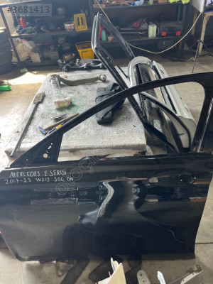 MERCEDES E SERİSİ W213 SOL ÖN KAPI ORJİNAL ÇIKMA PARÇA