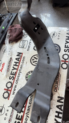 1K0819806 vw golf 6 ayak havalandırma borusu sağ
