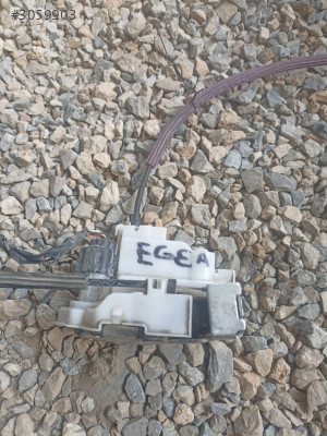Fiat egea sağ ön kapı kilidi