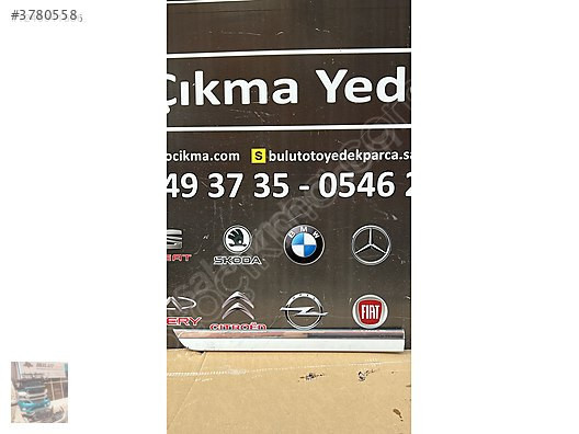 Vw passat sağ arka kapı bandı 3g0854950