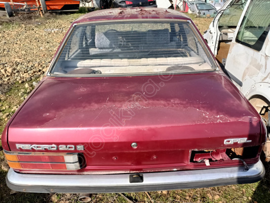 OPEL REKORD E1 BAGAJ KAPAĞI