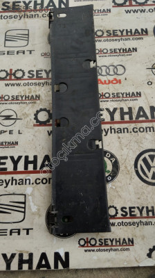2Q0501715K T-cross arka dingil Orta koruma plastiği