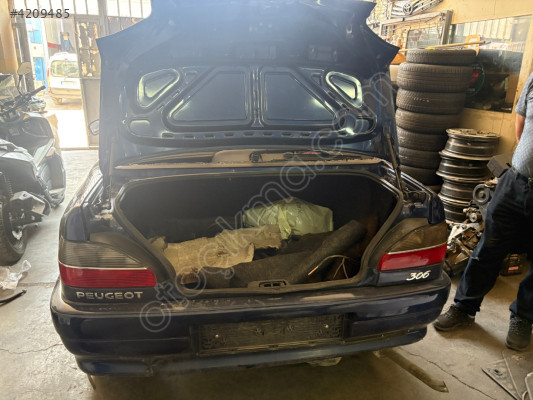 PEUGEOT 306 SEDAN ARKA TAMPON