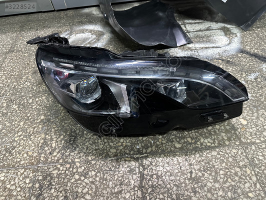 Peugeot 3008 ön sağ far mercekli