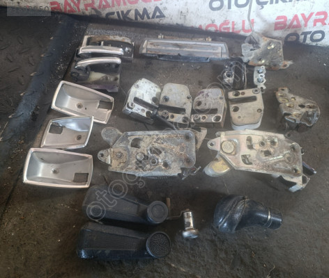 PEUGEOT 504 KAPI KİLİTLERİ KAPI KOLLARI