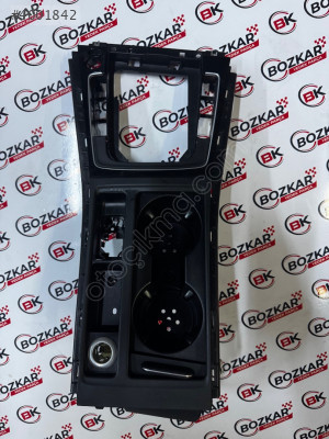 VW golf 7 orta konsol vites çerçeveli 5G1863245F