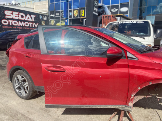 2023 Hyundai Bayon Sağ Ön Kapı