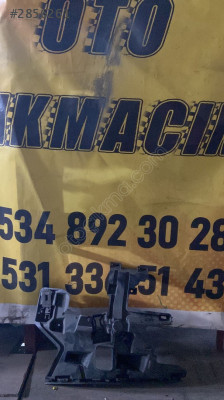 Volvo s40 sol arka tampon braketi