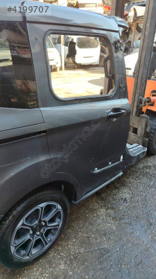 FORD COURİER SAĞ ARKA KAPI