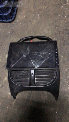 Peugeot 206 teyp çerçevesi