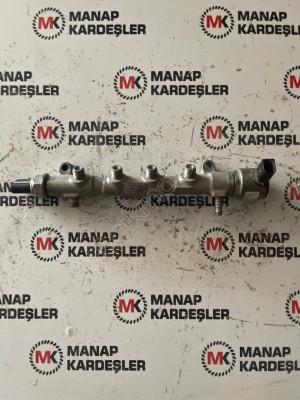 SKODA OCTAVİA RAİL YAKIT BORUSU 1.6 TDİ 04L130089F 04L130764B