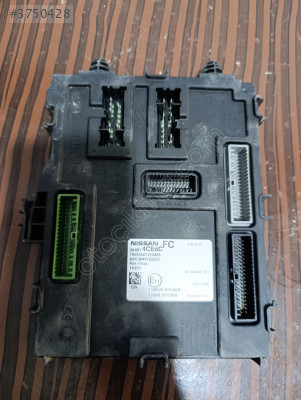 284B1 4CB5C Qashqai BCM Beyni
