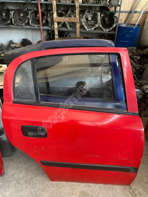 OPEL ASTRA G SAĞ ARKA KAPI KIRMIZI