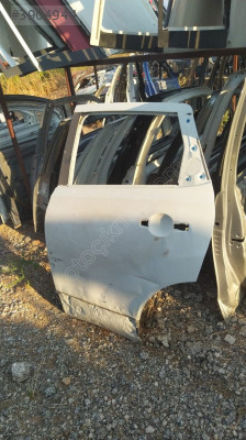 Nissan Qashqai 2010 sol arka kapı