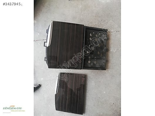 BMW 5 SERİ G30 ÇIKMA ORTA KONSOL BARDAKLIK